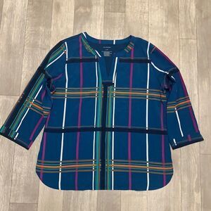 Womens Van Heusen 3/4 Sleeve V-Neck Shirt‎